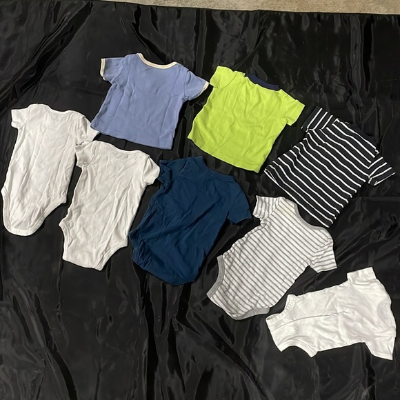 0-9 Months Baby 5 Bodysuits and 3 shirts bundle - Picture 9 of 9